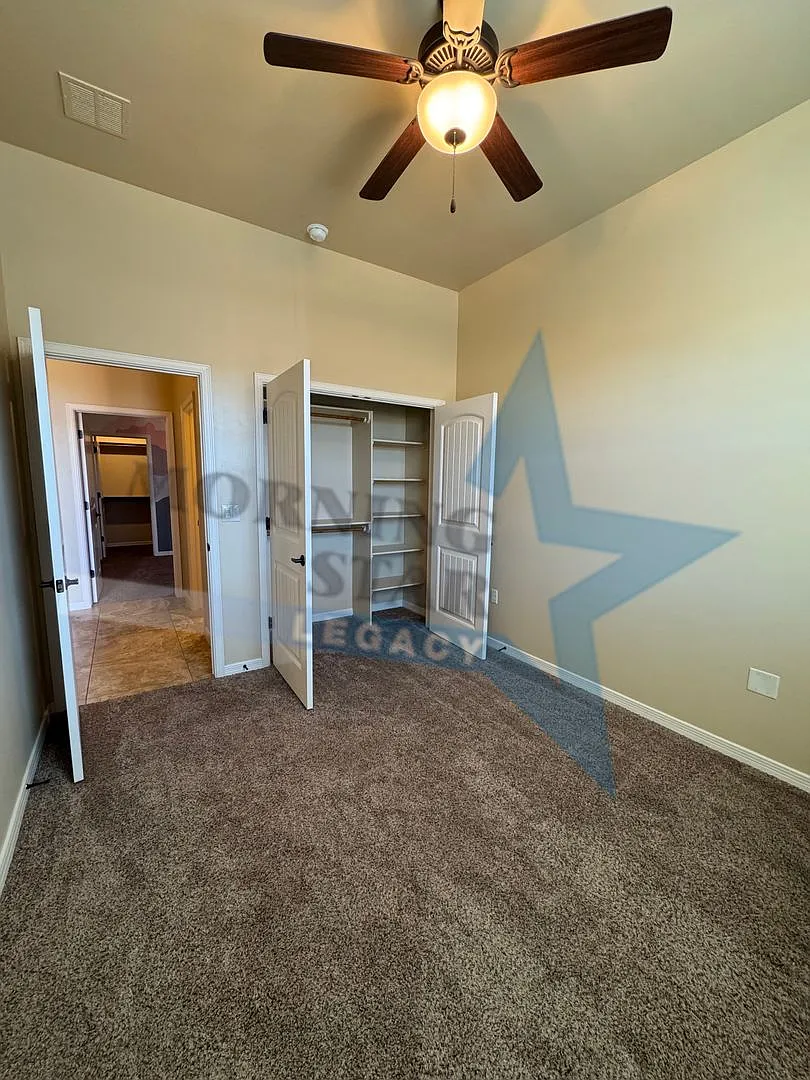 Beautifully maintained 3 bedroom with SOLAR! — Photo 4