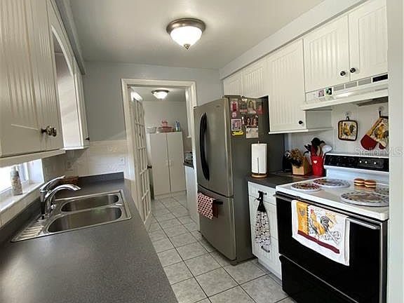 5th image of 5050 93rd Ave