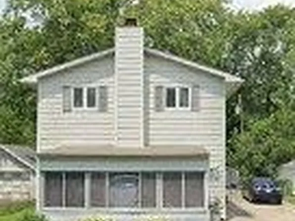 1550 W Center St, Decatur, IL 62526