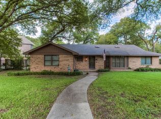 3700 Fox Holw, Fort Worth, TX 76109
