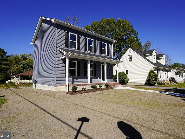 621 Cedar St — Photo 2