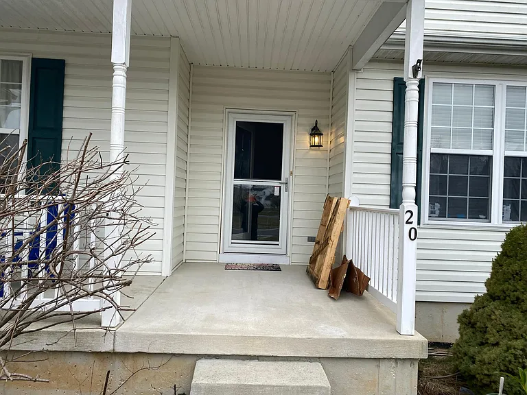 Meadow Lark Dr — Photo 2