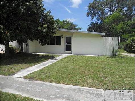 1st image of 245 SE Abeto Ln