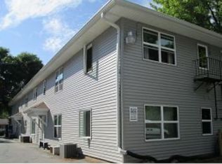 1606 Oakland Rd NE APT 8, Cedar Rapids, IA 52402