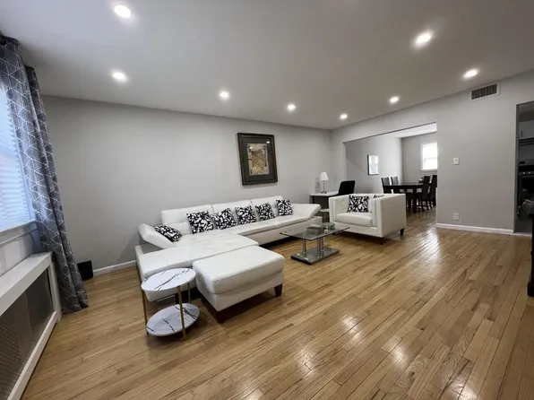 12 College Street image 3 of 21