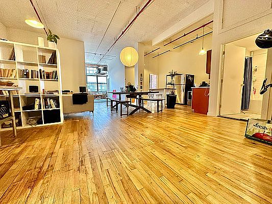 5th image of 255 McKibbin St #403