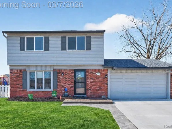 29530 Cambridge St, Flat Rock, MI 48134