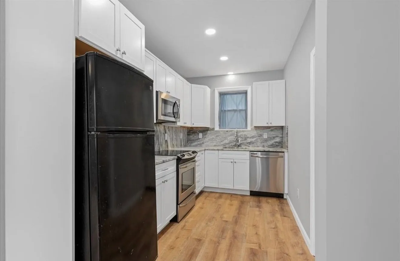 2 bed, $2,100 — Photo 3