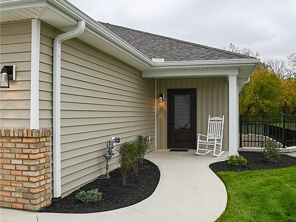 3rd image of 552 Reed Ave