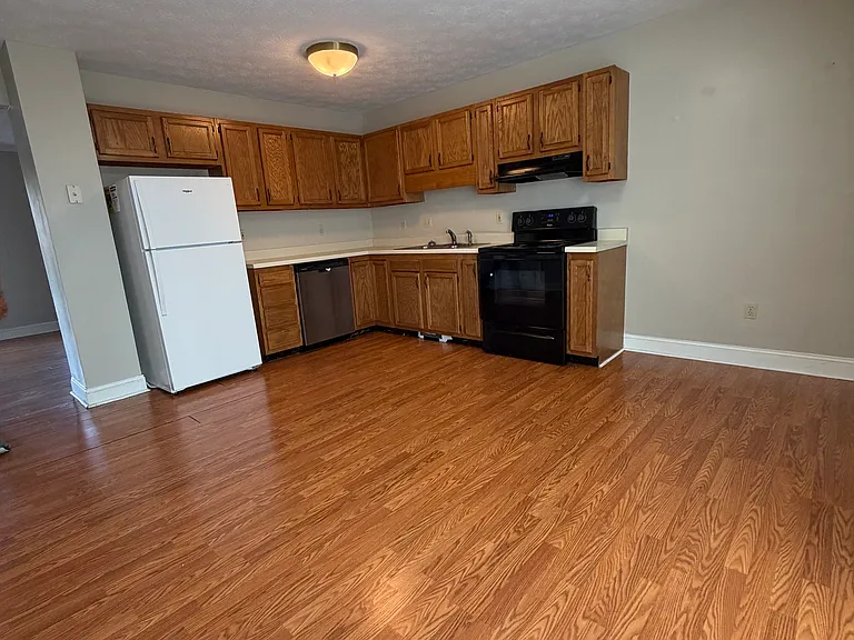 930 Beverly Dr #3 — Photo 3