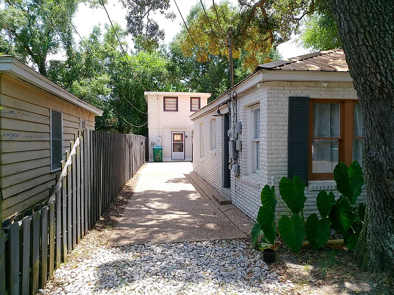 2706 Pine Ave — Photo 12