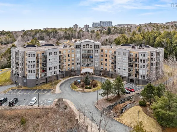 36 Southgate Dr #407, Halifax, NS B4A 4M4