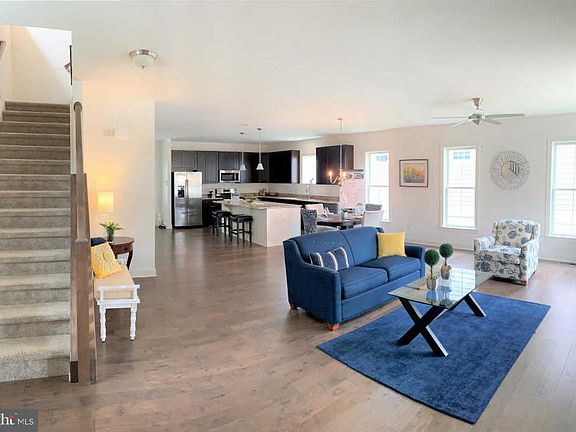 5th image of 530 Wheelmen St #Middleton