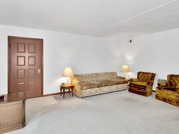 4th image of 9526 S 53rd Ave APT 2N