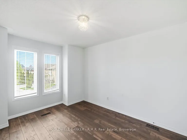 45 Angier Cres — Photo 33