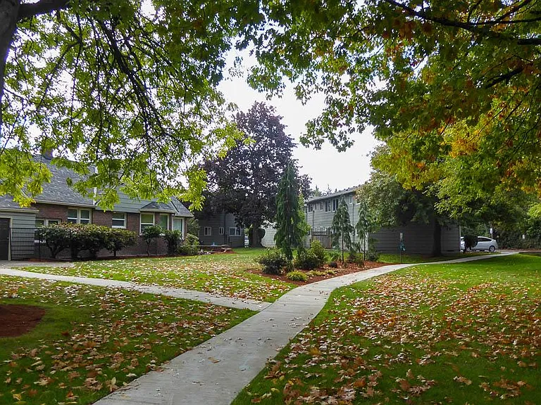 8858 SE Flavel St — Photo 11