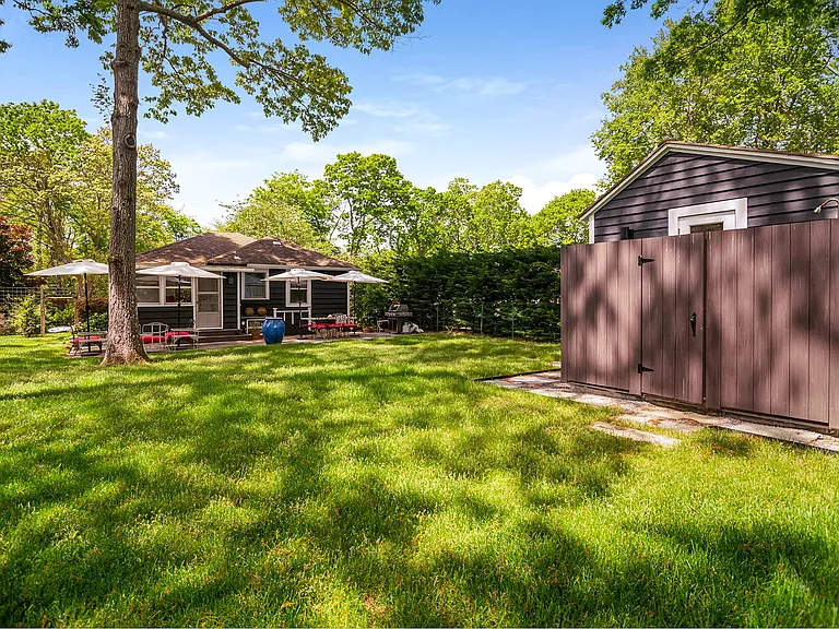 150 Edgemere Dr — Photo 12