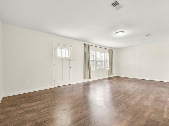 5th image of 2807 Fannin St