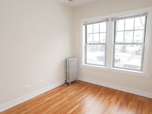 3rd image of 5115 1/2 N Winchester Ave #1
