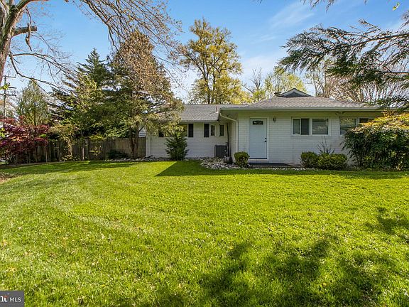 2nd image of 6029 Berkshire Dr