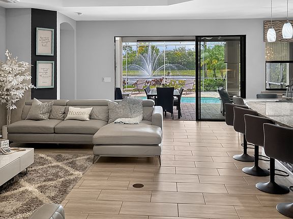2nd image of 14375 Tuscany Pointe Trl