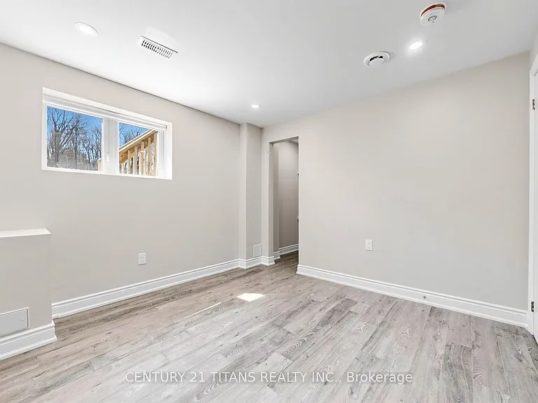 270 Forestwalk St #LOWER — Photo 17
