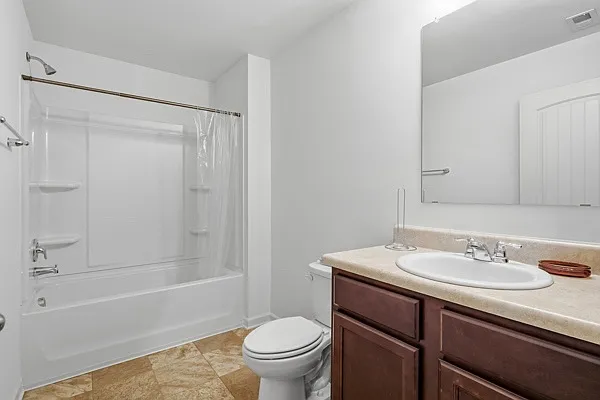 4599 Woodford Cir — Photo 12
