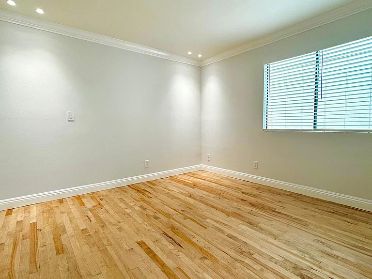 1540 Brockton Ave #1 — Photo 4