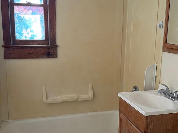 5th image of 64-66 8th St #64-66