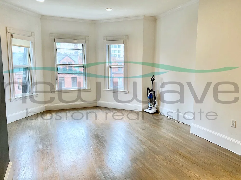 1 bed, 999 sqft, $3,050 — Photo 1