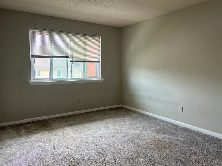 2343 Champion Ct — Photo 32