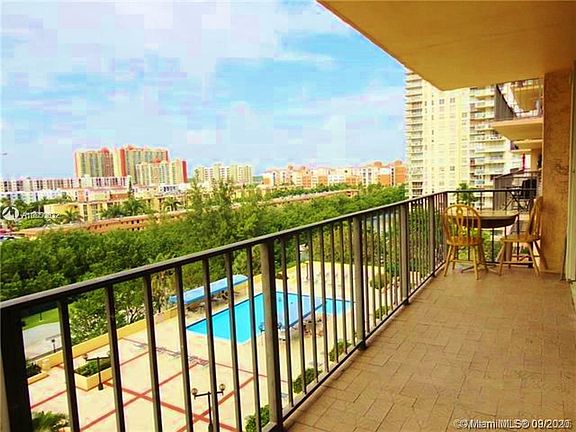 5th image of 210 174th St APT 906