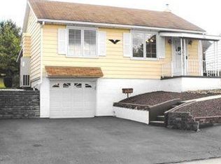 520 Pinehurst Dr, North Versailles, PA