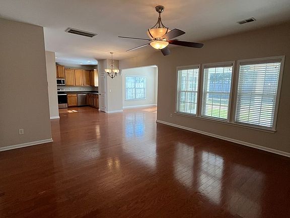 5th image of 202 Willet Dr