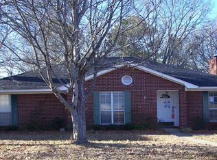 6205 Polly Dr, Texarkana, TX 75503