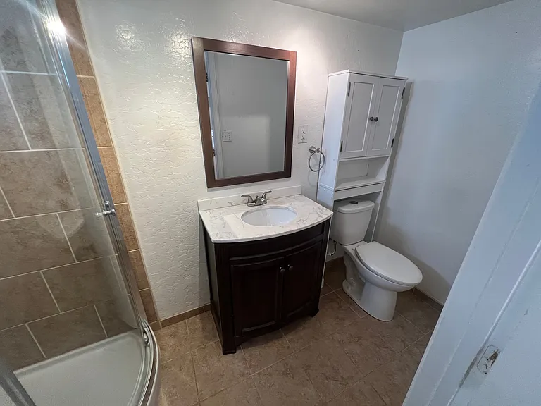 216 Alderson Ave — Photo 17