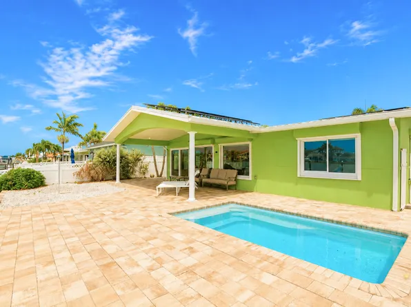 16129 4th St E, Redington Beach, FL 33708