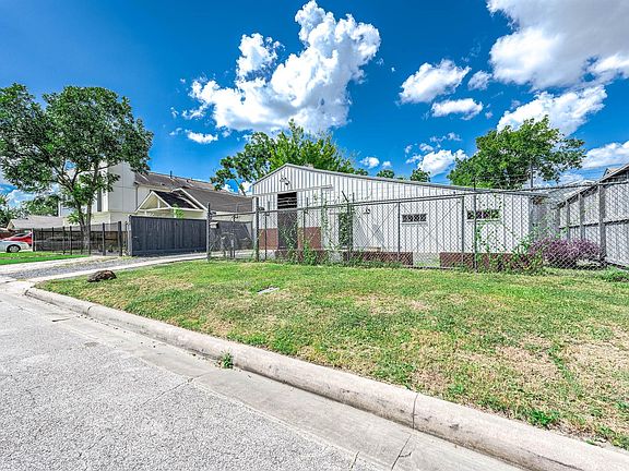 2nd image of 3901 Billingsley St #1