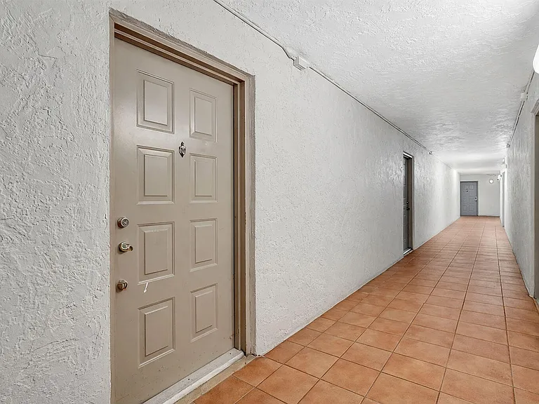 711 N Pine Island Rd #210 — Photo 4