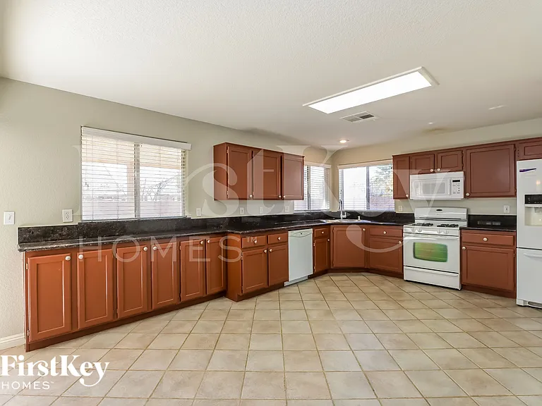 655 Corona Run Ave — Photo 9