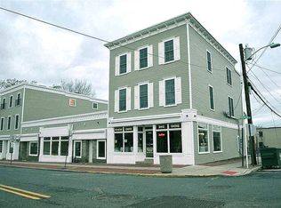 1005 Edgewater Ave, Ridgefield, NJ 07657