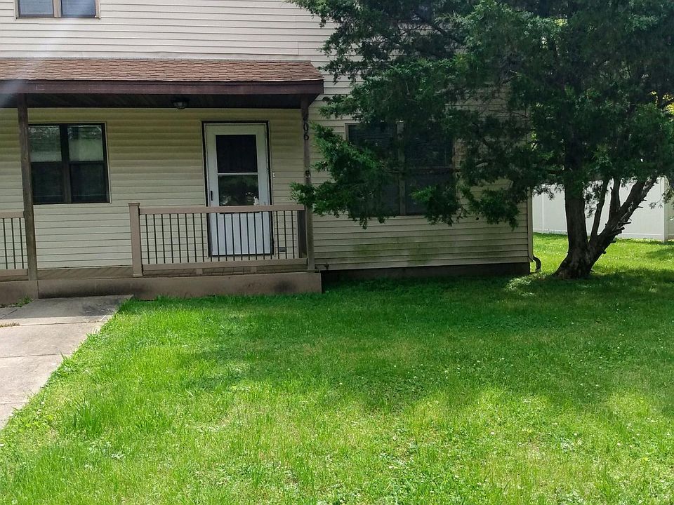 NICE OPEN FRONT PORCH