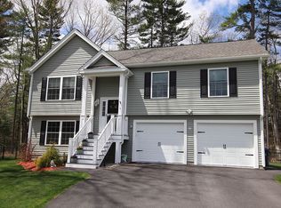 9 Lilac St, Hudson, NH 03051