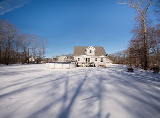 66 Winterberry Dr, Tiverton, RI 02878