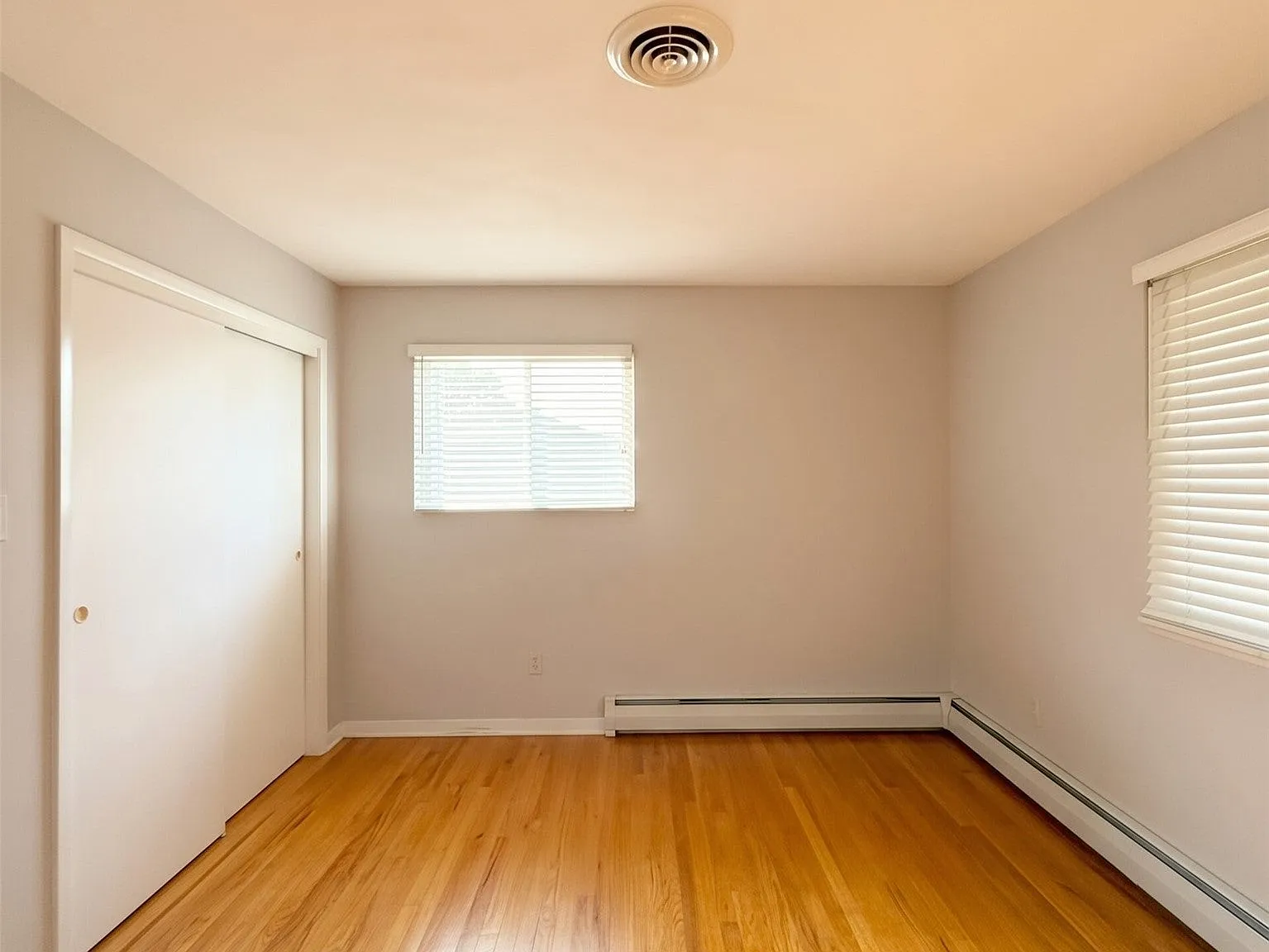 3 bed, 2.0 bath, 2146 sqft, $2,600 — Photo 2