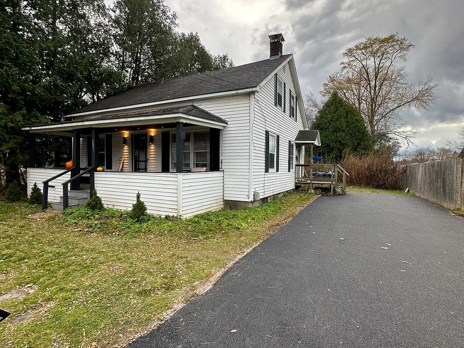 4 bed, 1814 sqft, $3,900 — Photo 2