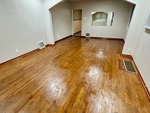 4th image of 6514-6516 Oleatha Ave