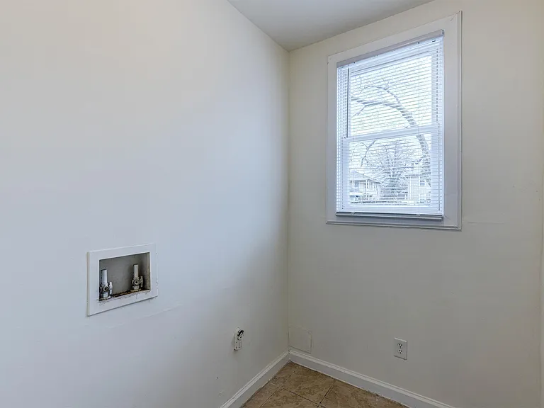 2922 Noble Ave #A — Photo 15
