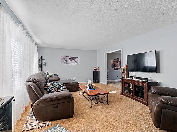 3rd image of 225 Chatham Dr