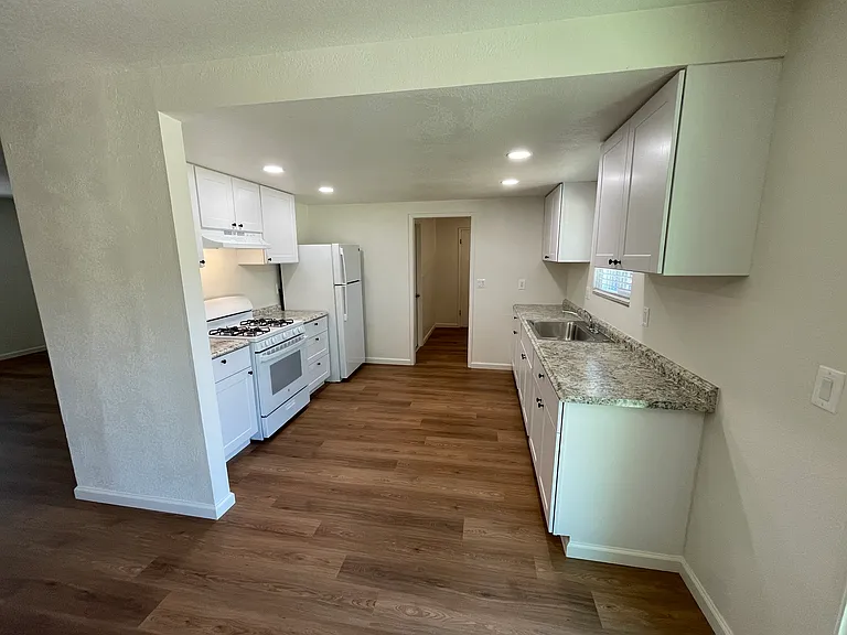 2840 Fulop St #B — Photo 2